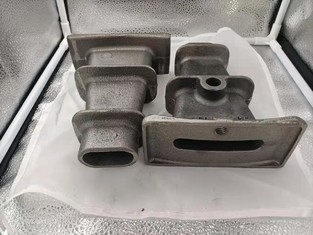 Los accesorios planos industriales del ancla de la tensión del poste curvaron el arrabio pretensado